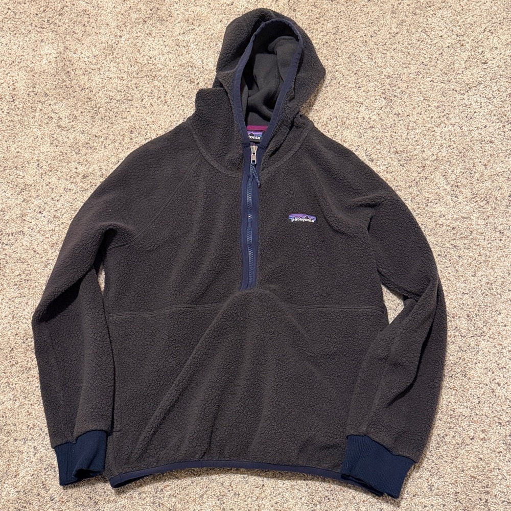 Patagonia Grey and Navy Fleece Half-Zip Jacket